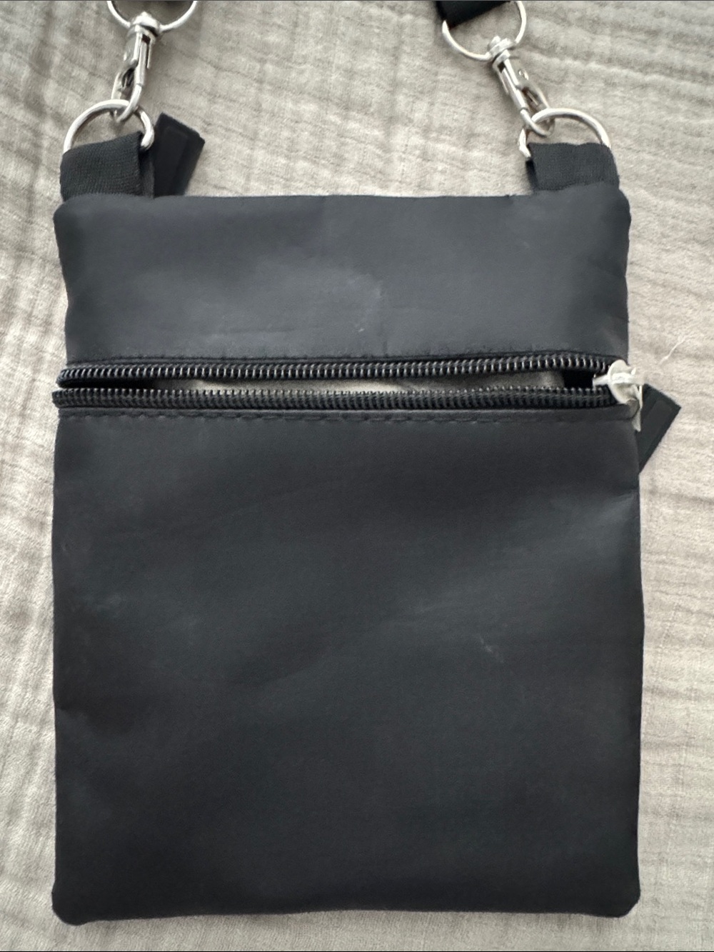 Black Scansafe Black Crossbody Travel Pouch - RFID-Blocking Organizer - Picture 2 of 3